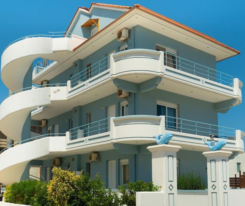 Megat Seaview And Seaside Apartments เอียลิซอส ภายนอก รูปภาพ
