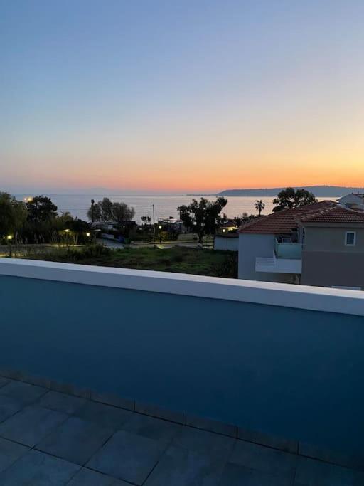 Megat Seaview And Seaside Apartments เอียลิซอส ภายนอก รูปภาพ