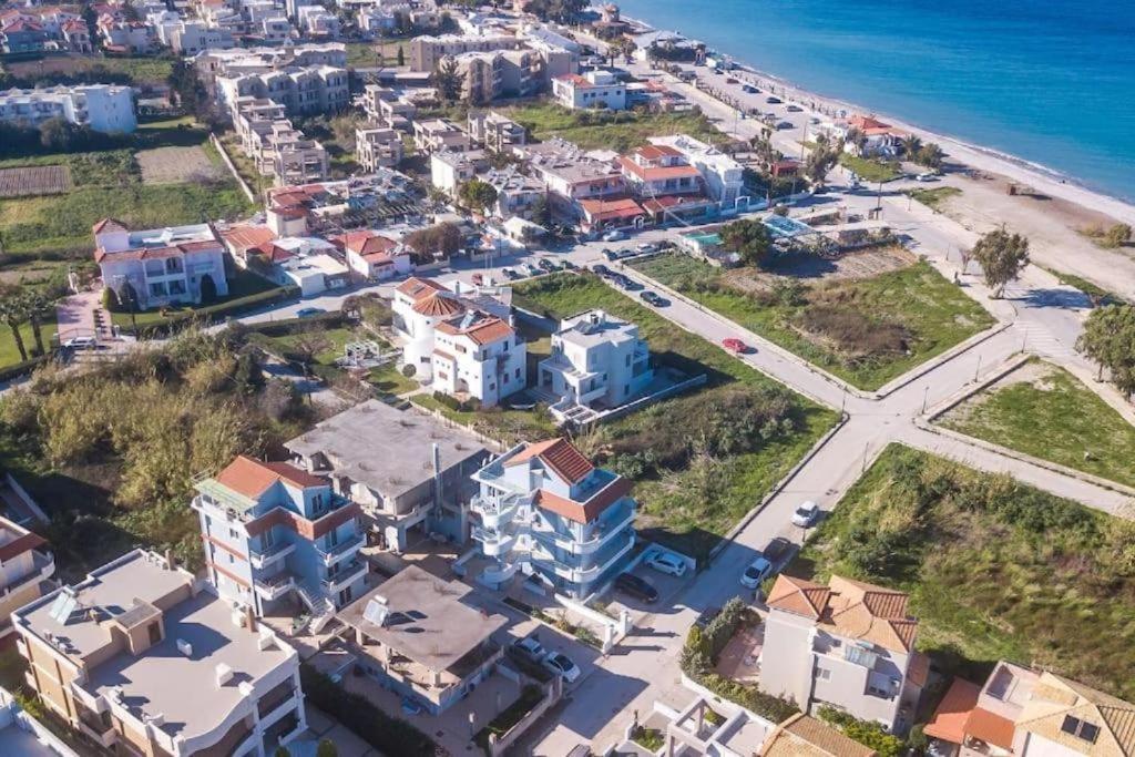 Megat Seaview And Seaside Apartments เอียลิซอส ภายนอก รูปภาพ
